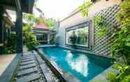 สระว่ายน้ำ 7 Taman Sari Bali Villas Kerobokan