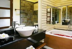 In-room Bathroom 6 Taman Sari Bali Villas Kerobokan