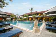 สระว่ายน้ำ Legian Paradiso Hotel