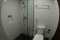 Toilet Kamar Amantis Hotel