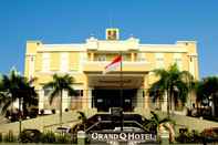 Luar Bangunan Grand Q Hotel Gorontalo