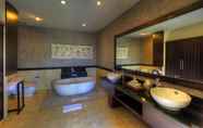 In-room Bathroom 6 Bali Rich Villas Seminyak