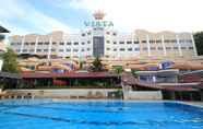 Swimming Pool 2 Crown Vista Hotel