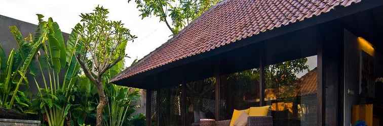 Kolam Renang Komea Villa 