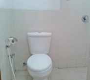 Toilet Kamar 5 Kebagusan Indah Guest House