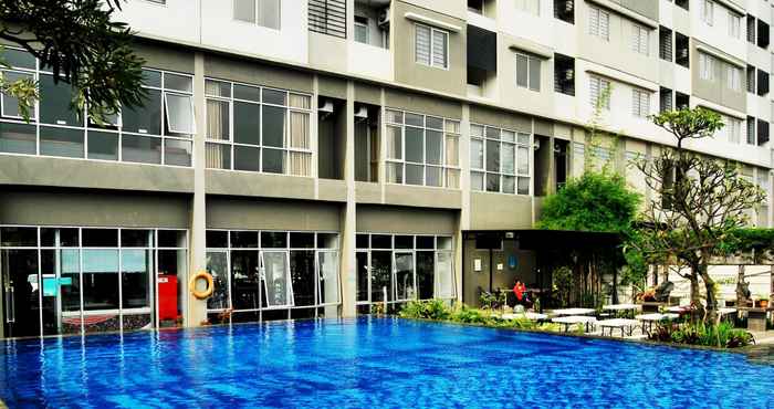 สระว่ายน้ำ High Livin Apartment Baros