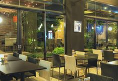 餐厅 7 High Livin Apartment Baros