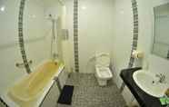 Toilet Kamar 4 Hotel Panorama