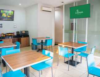 Lobi 2 LeGreen Suite Senayan