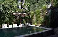 Kolam Renang 6 Legian Cozy