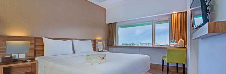 Lobi Whiz Prime Hotel Balikpapan