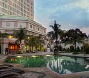 Swimming Pool 2 Grand Candi Hotel Semarang