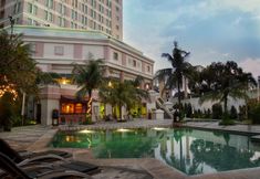 Swimming Pool 2 Grand Candi Hotel Semarang