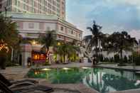 สระว่ายน้ำ Grand Candi Hotel Semarang