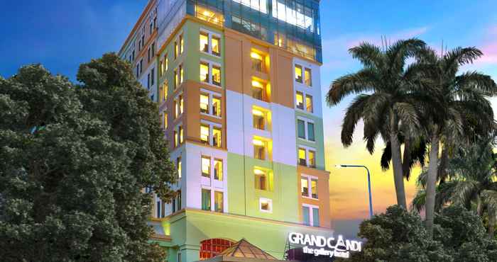 Bangunan Grand Candi Hotel Semarang