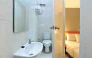 In-room Bathroom 6 Expander Hotel Semarang