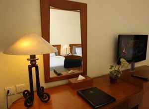 Kamar Tidur 4 Makassar Golden Hotel