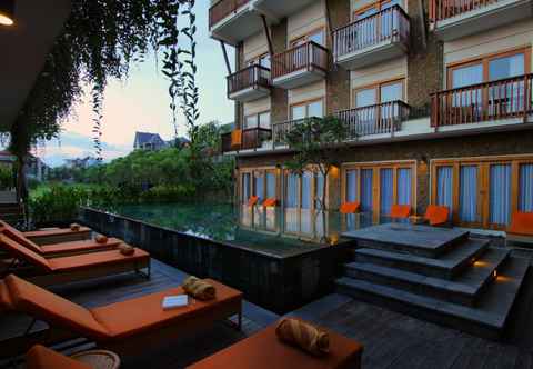 Swimming Pool The Kirana Canggu Hotel