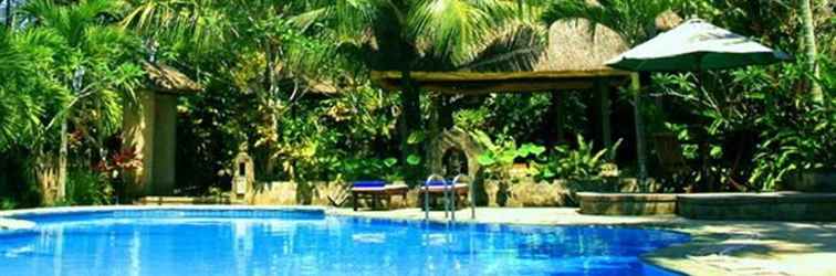 Swimming Pool Saren Indah Hotel