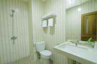 In-room Bathroom Front One HK Resort Semarang