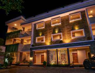 Bangunan 2 Grand Aularis Hotel