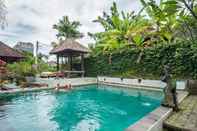 Swimming Pool Sayong House