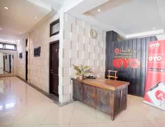 Lobby 2 OYO 482 Anika Guest House