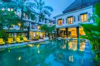 Swimming Pool Casa Padma Suites Bali