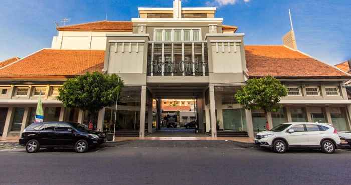 Luar Bangunan Quirin Hotel Semarang