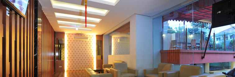 Lobby Studio Inn & Suites Semarang