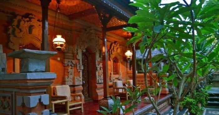 Lobi Nyoman Murjana Homestay