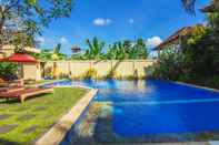 Swimming Pool Putri Ayu Cottages