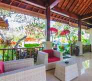 Lobby 5 Putri Ayu Cottages