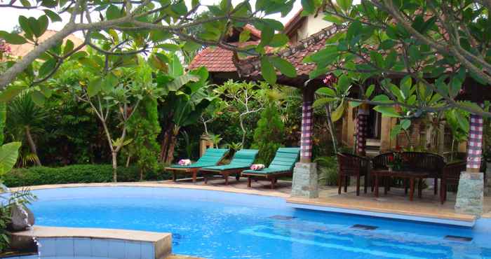 Swimming Pool Puri Asri Villa