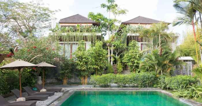 Kolam Renang Aqua Bali Villa