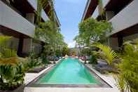 Swimming Pool The Sunset Mansion Seminyak 