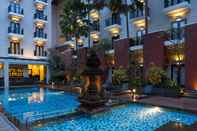 Swimming Pool Hotel Santika Premiere Malang