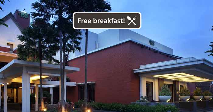 Luar Bangunan Hotel Santika Premiere Malang