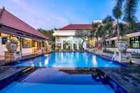 สระว่ายน้ำ Inna Bali Heritage Hotel