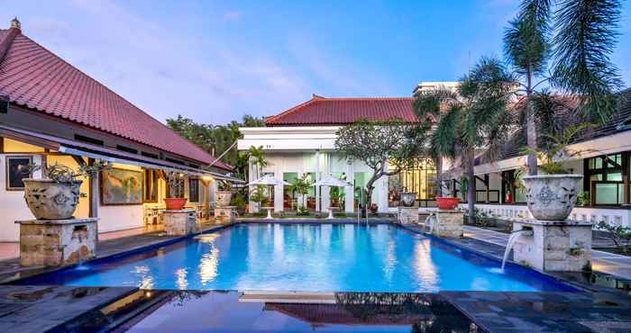 Swimming Pool Inna Bali Heritage Hotel