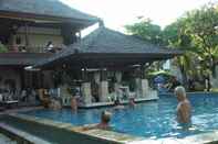 สระว่ายน้ำ Balisani Padma  Hotel