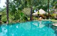 Swimming Pool 6 Hotel Bunga Permai