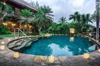 Swimming Pool Hotel Bunga Permai