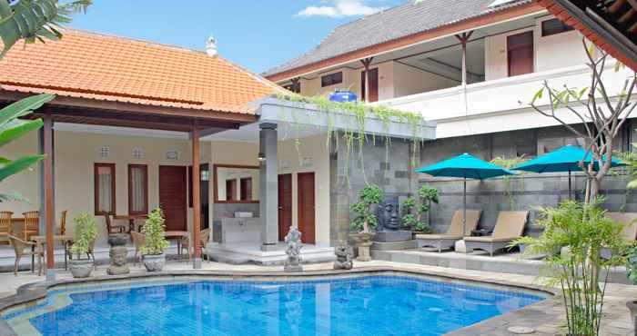 Swimming Pool Hotel Flamboyan