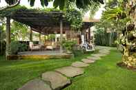 Common Space Villa Kayu Lama