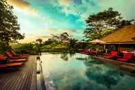 Swimming Pool Jungle Retreat by Kupu Kupu Barong