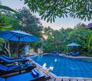 สระว่ายน้ำ 2 Sri Phala Resort & Villa