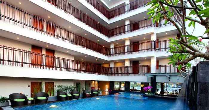 Kolam Renang Sun Royal Hotel 