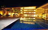 Swimming Pool 7 Royal Hotel n' Lounge Jember