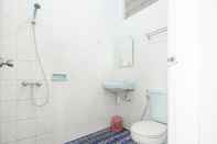 Toilet Kamar Hotel Santosa